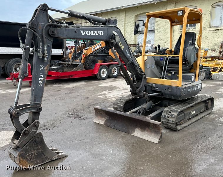 2011 Volvo ECR38  mini excavator - DS2332