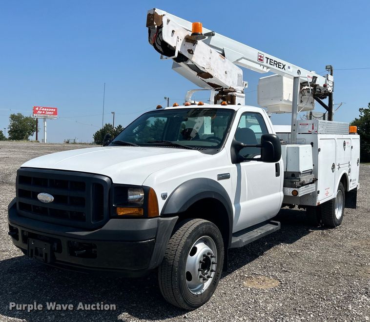 2006 Ford F450 Super Duty  bucket truck - KW9054