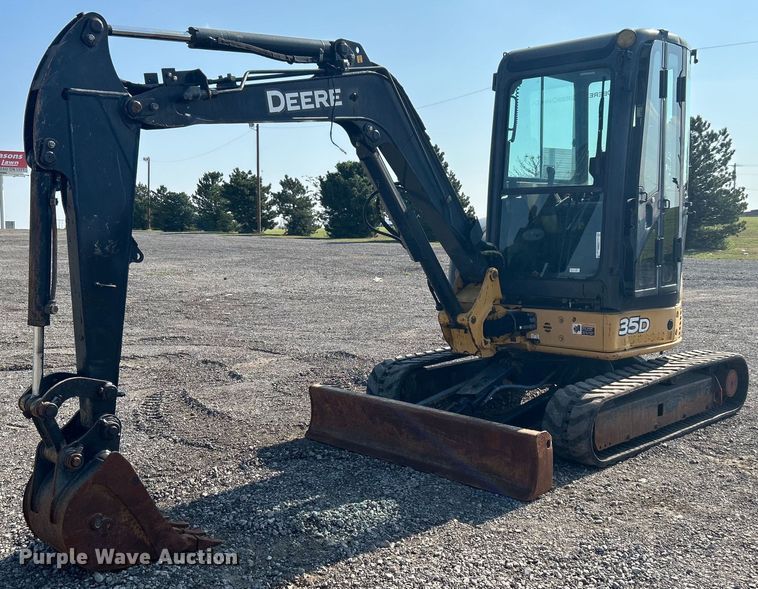 2014 John Deere 35D  mini excavator - KW9060