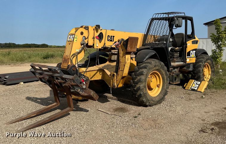 2004 Caterpillar TH560B telehandler - MQ9390