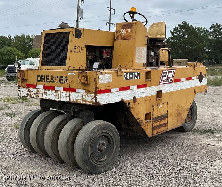 1987 Galion Dresser SP3000  pneumatic roller - MQ9409