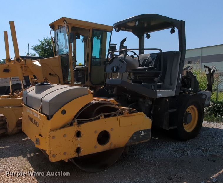 2011 Volvo SD77DA  single drum vibratory roller - MY9390