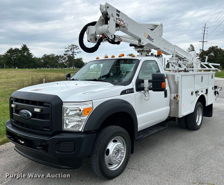 2013 Ford F550 Super Duty XL  bucket truck - NL9650