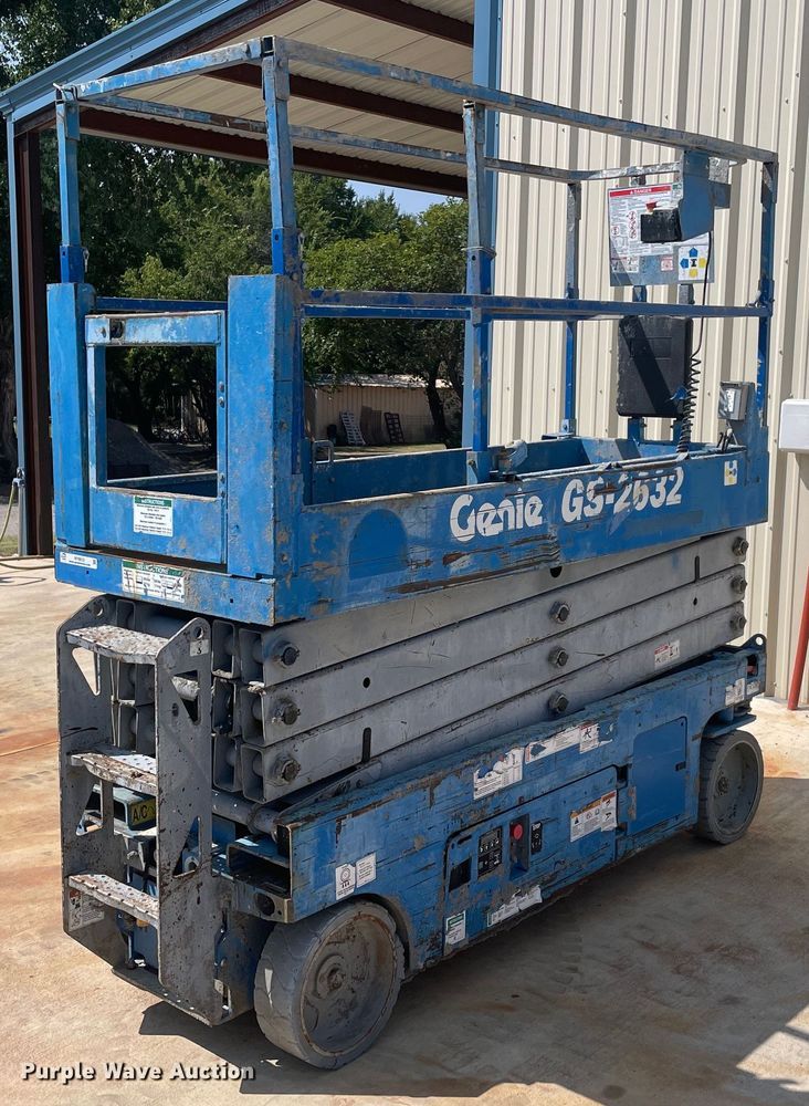 Genie GS-2632  scissor lift - NY9813