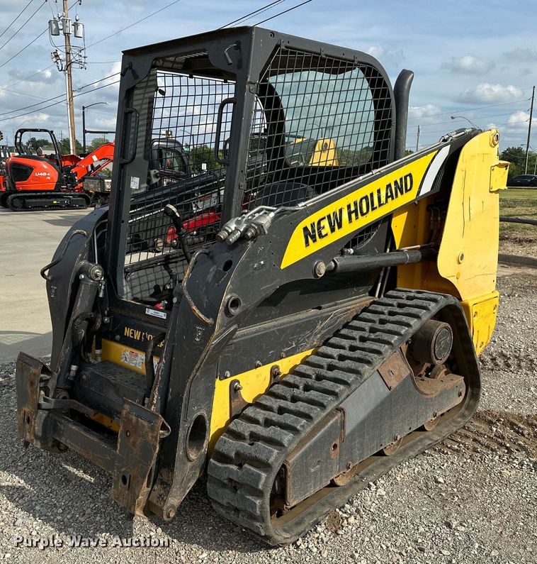 2014 New Holland C227  tracked skid steer loader - OG9241