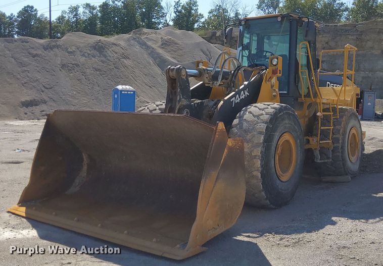 2010 John Deere 744K  wheel loader - OG9343