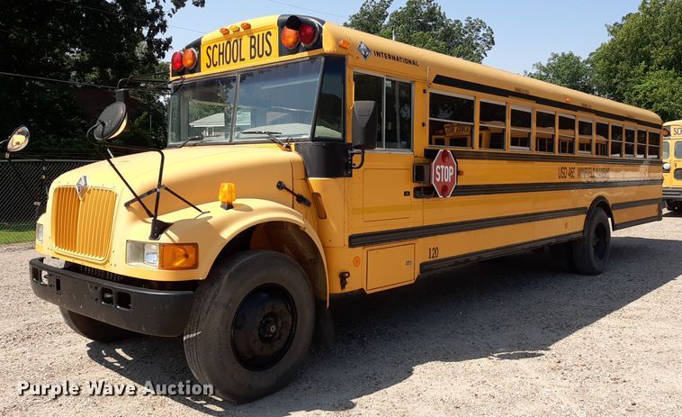 2002 International 3000  school bus - DO3058