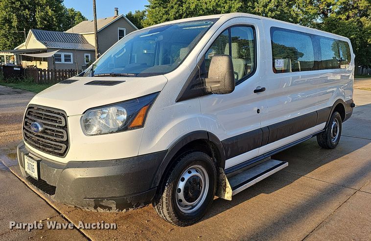 2015 Ford Transit 350  van - DQ1091