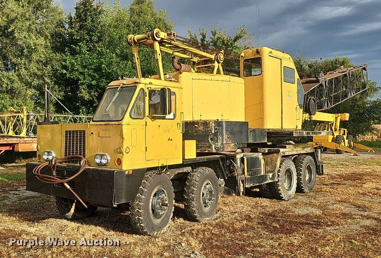 1971 P&H Crane 430ATC-8X4  crane truck - DQ1120