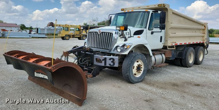 2014 International WorkStar 7400  dump truck - IQ9921