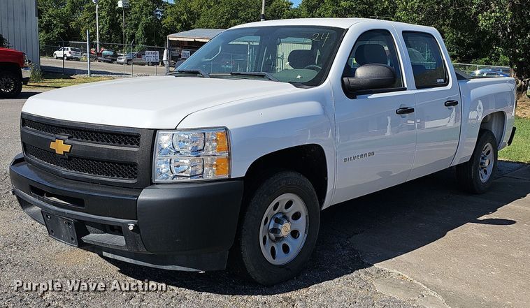2012 Chevrolet Silverado 1500  Crew Cab pickup truck - LE9739