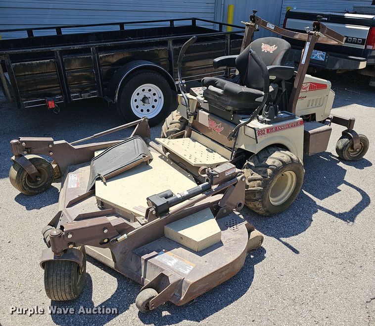 Grasshopper 932  ZTR lawn mower - LE9763