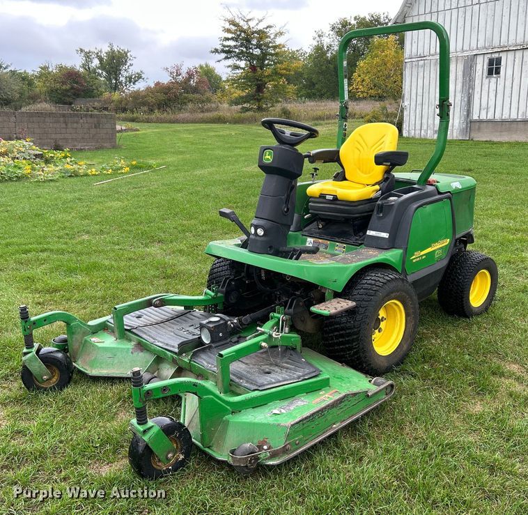 John Deere 1565  lawn mower - MO9042