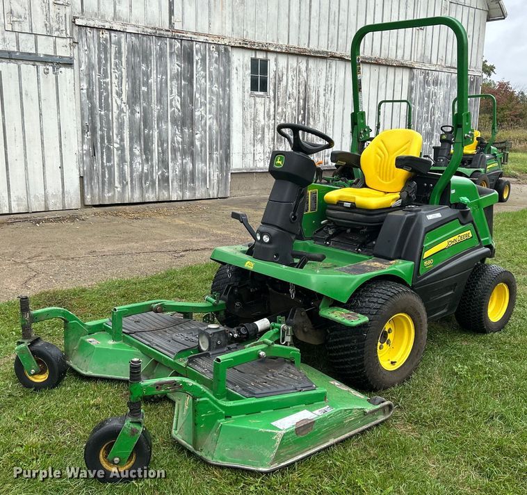 John Deere 1580  lawn mower - MO9044