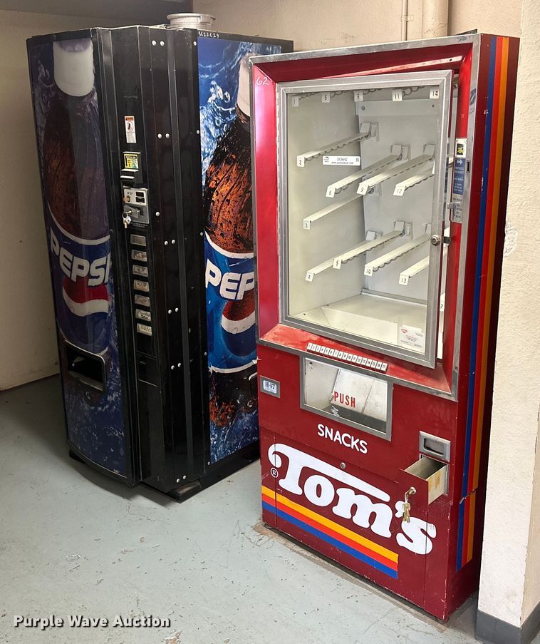 (2) vending machines - OC9492