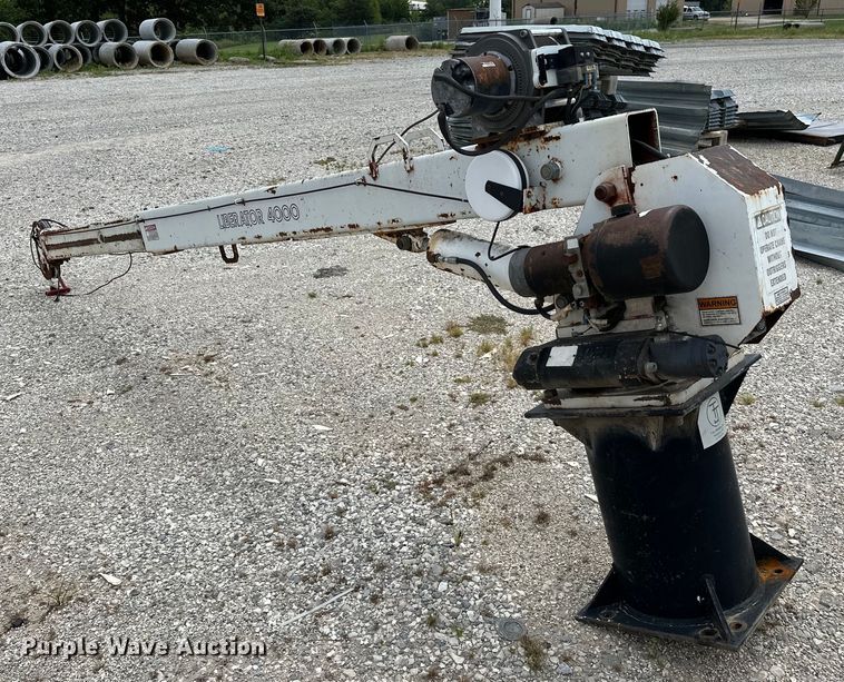 Ideal Crane Corporation  Liberator 4000 truck crane - OG9171