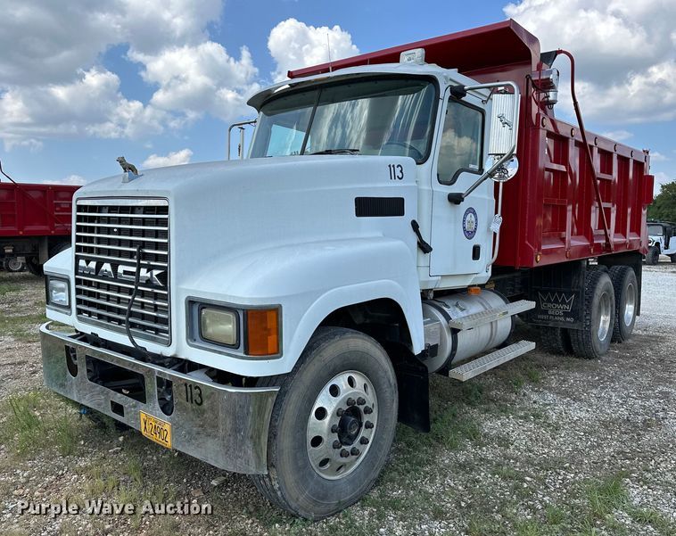 2006 Mack  dump truck - OG9181