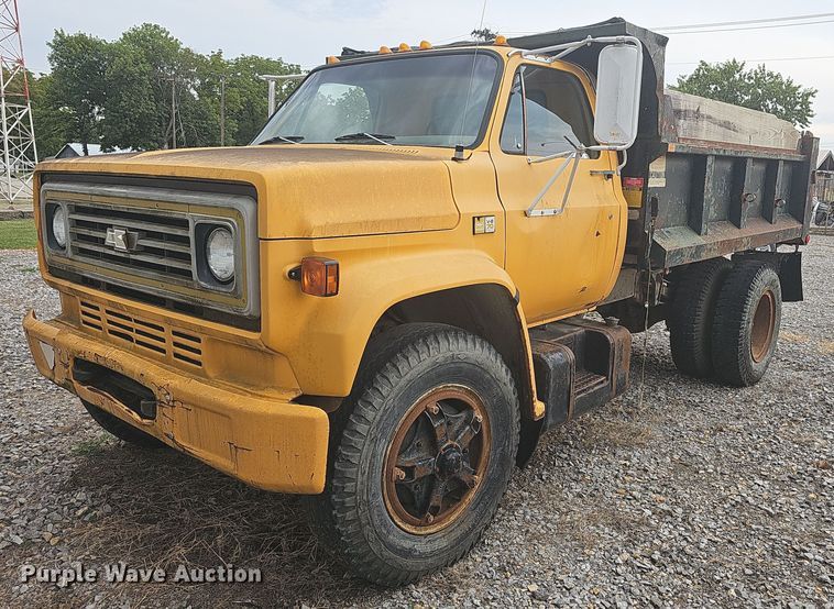 1981 Chevrolet C70  dump truck - OG9417