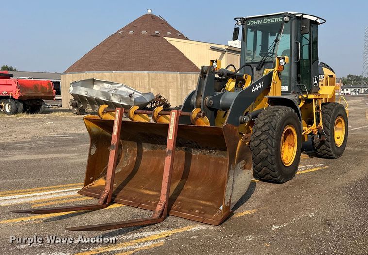 2005 John Deere 444J  wheel loader - DJ6206