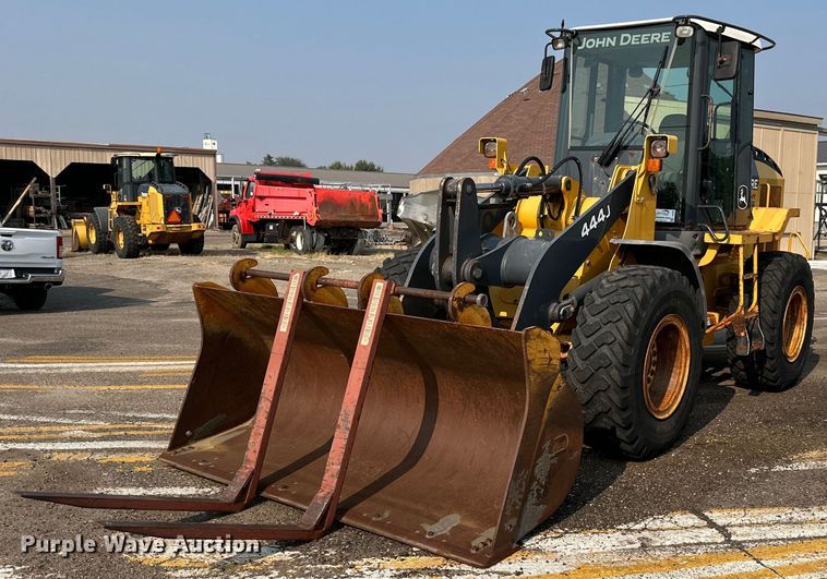 2005 John Deere 444J  wheel loader - DJ6208