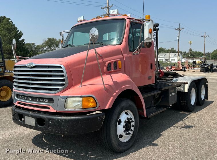 2002 Sterling LT9513  semi truck - DJ6215