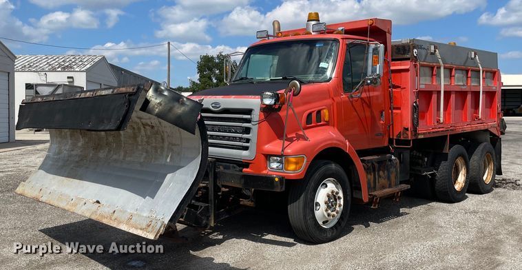 2001 Sterling LT7500  dump truck - LV9827