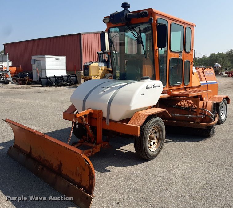 2008 Broce RJ350  broom - NF9234