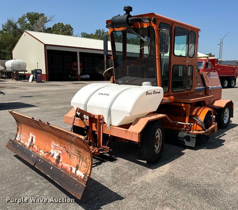 2005 Broce RJ350  broom - OF9414