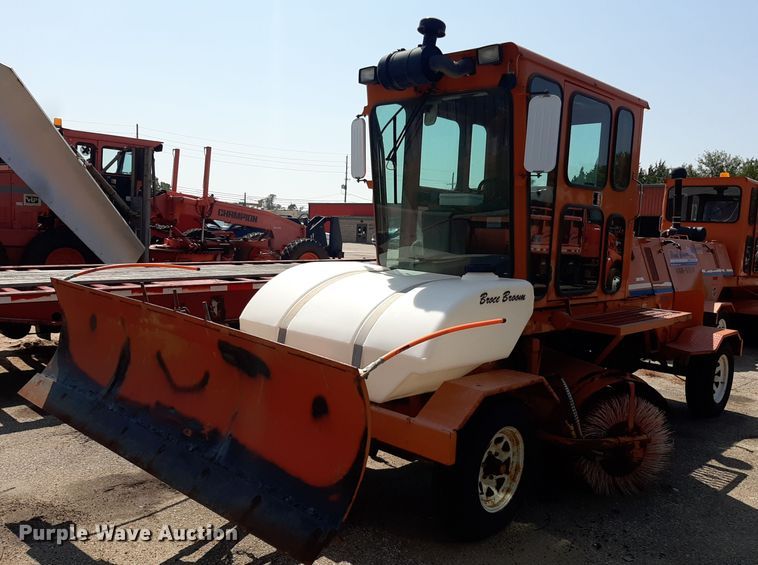 2006 Broce RJ350  broom - OF9417