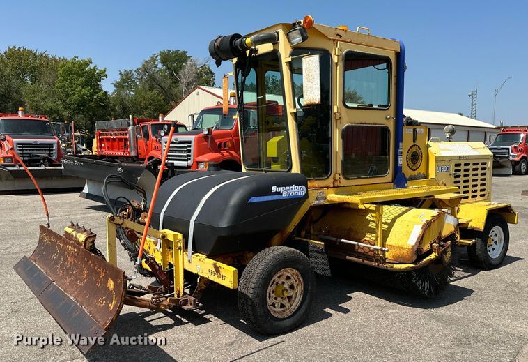 2007 Superior Broom DT80-C  broom - OF9419