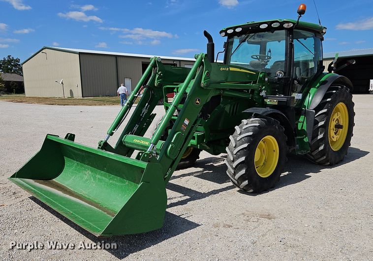 2017 John Deere 6130R  MFWD tractor - DP2428