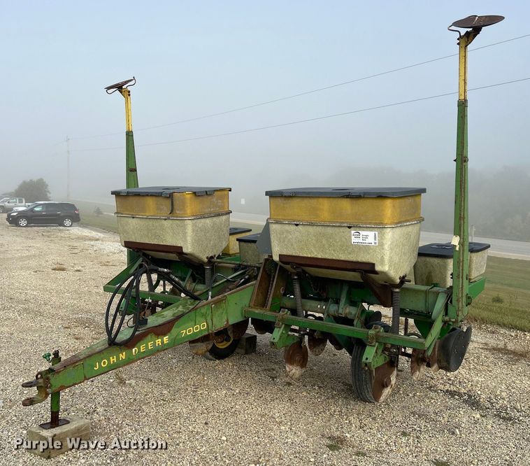 John Deere 7000  no-till planter - DQ0941