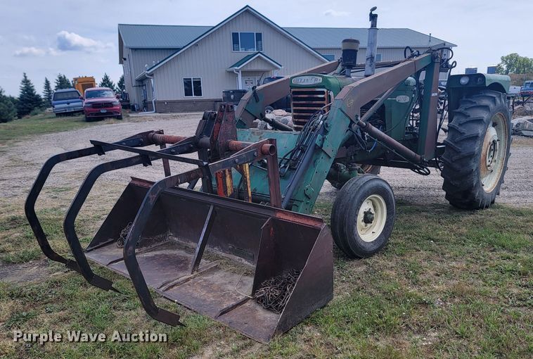 1958 Oliver 880  tractor - KS9158