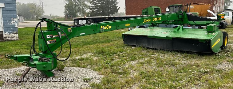 2007 John Deere 946 MoCo  swather / windrower - MG9490