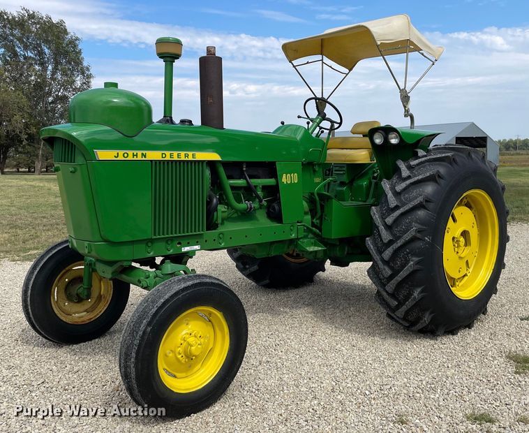 1963 John Deere 4010 tractor - NX9761