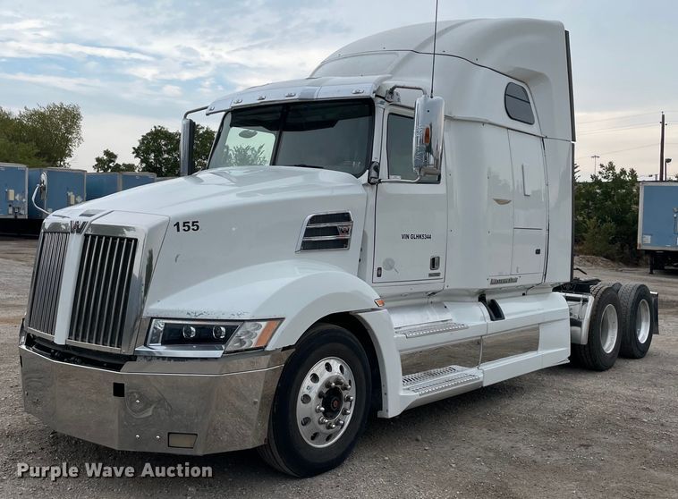 2016 Western Star 5700XE  semi truck - NY9881