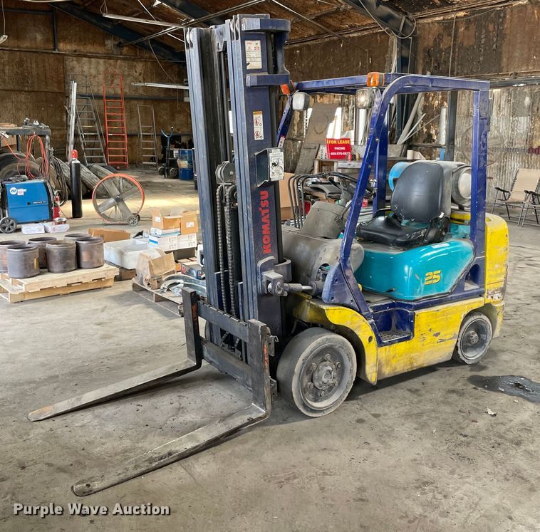 Komatsu 25  forklift - NY9898