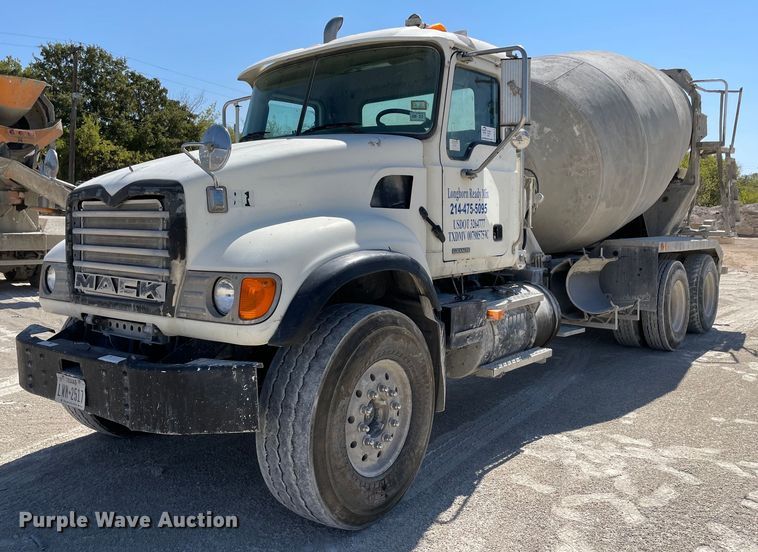 2007 Mack CV713  ready mix truck - DM0376