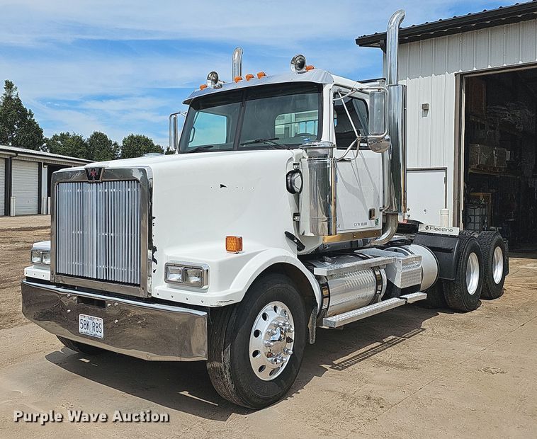 2006 Western Star 4900FA  semi truck - OG9408