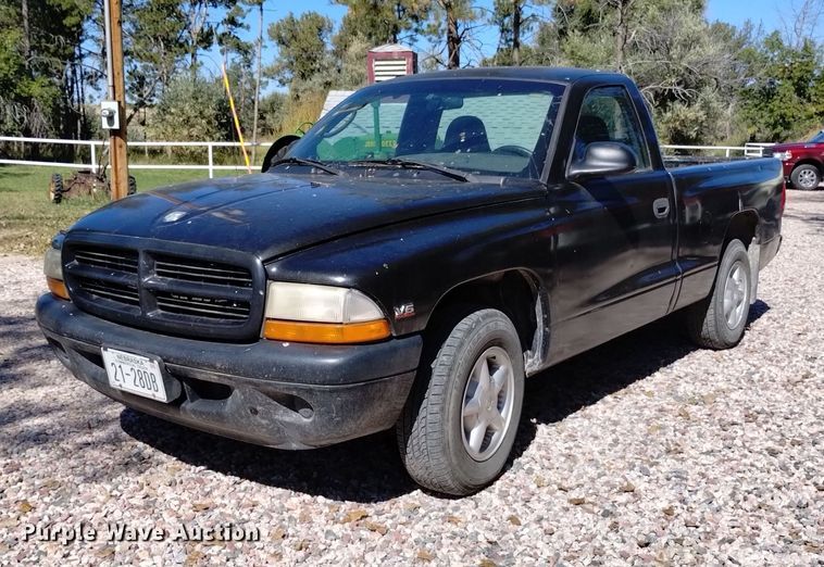2000 Dodge Dakota  pickup truck - DK8819