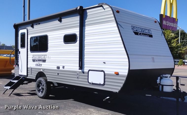 2022 KZ Sportsman Classic toy hauler camper - DK8822