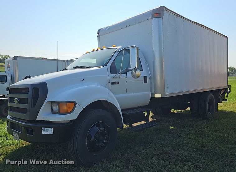 2005 Ford F750 Super Duty XL  box truck - DN8738