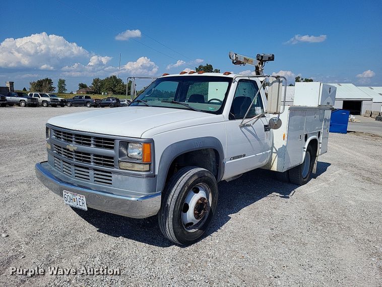 2000 Chevrolet C3500HD  utility bed pickup truck - DO4687