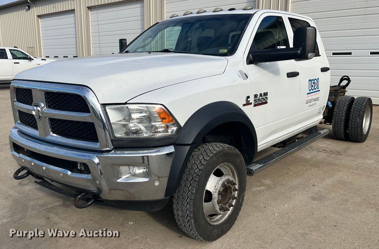 2016 Dodge Ram 5500 Heavy Duty  truck cab and chassis - DP2068