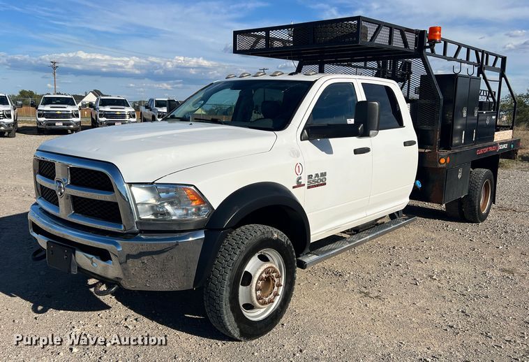 2018 Dodge Ram 5500  Crew Cab flatbed truck - DS2456