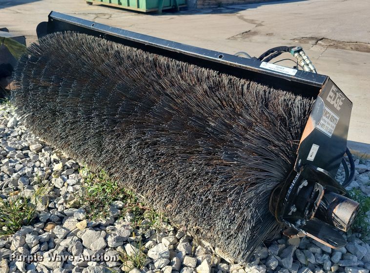 2019 Edge 50504382  skid steer broom - IQ9969