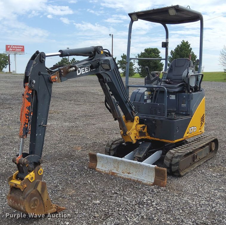 John Deere 17D  mini excavator - LV9049