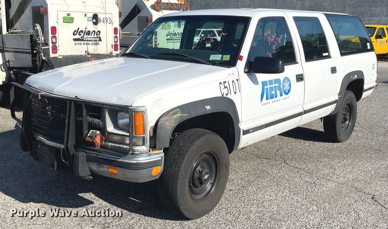 1999 Chevrolet Suburban  SUV - LV9873