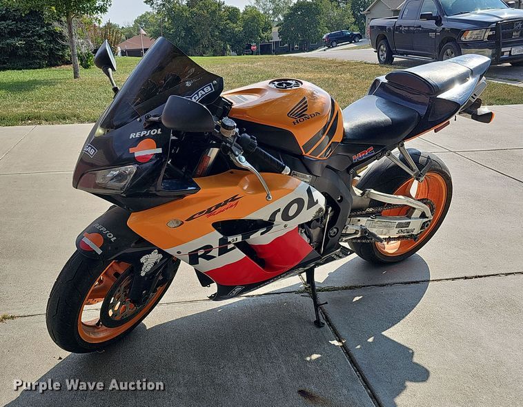 2005 Honda CBR1000RR  motorcycle - MH9334