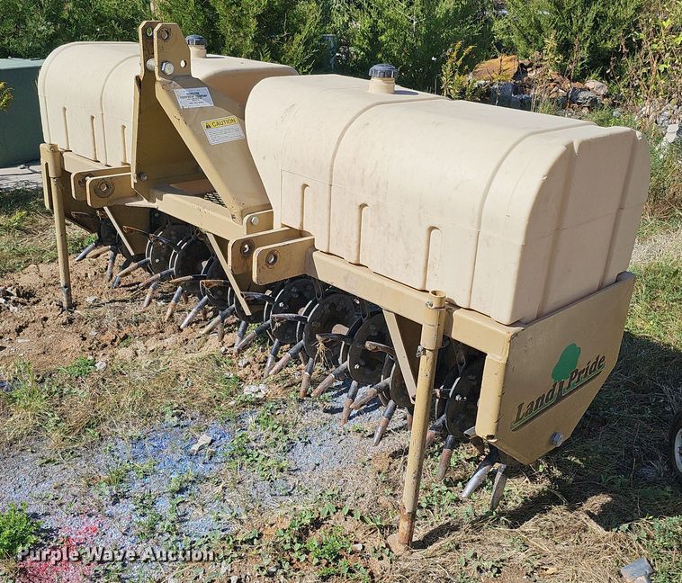 Land Pride CA2572  aerator - MH9366